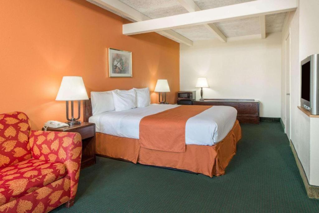 Haven Inn & Suites St Louis Hazelwood - Airport North Exteriör bild