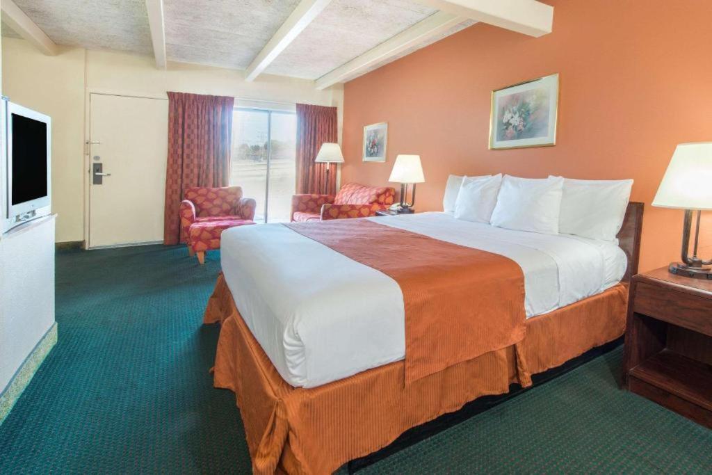 Haven Inn & Suites St Louis Hazelwood - Airport North Exteriör bild