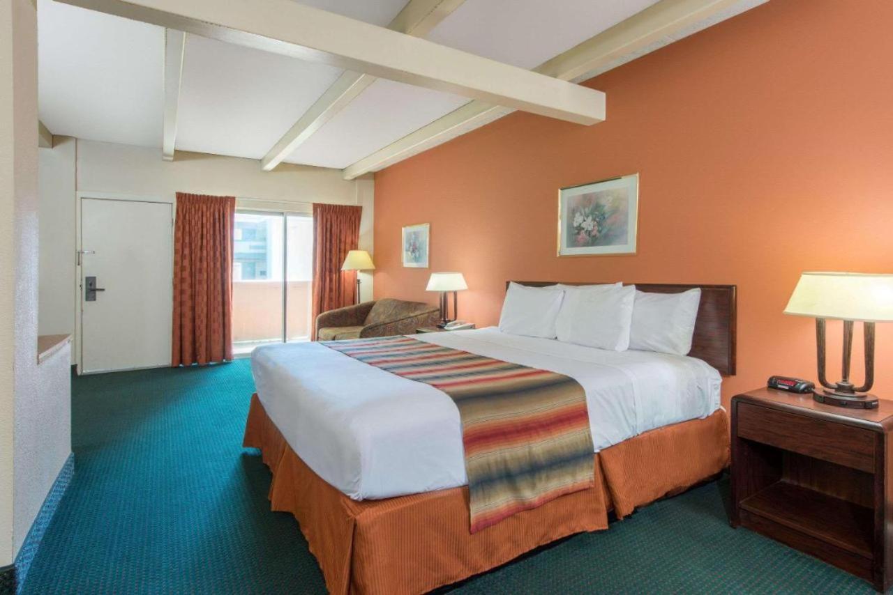 Haven Inn & Suites St Louis Hazelwood - Airport North Exteriör bild