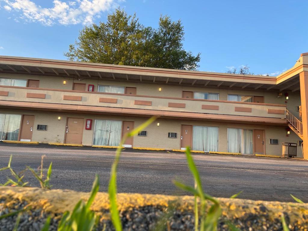 Haven Inn & Suites St Louis Hazelwood - Airport North Exteriör bild