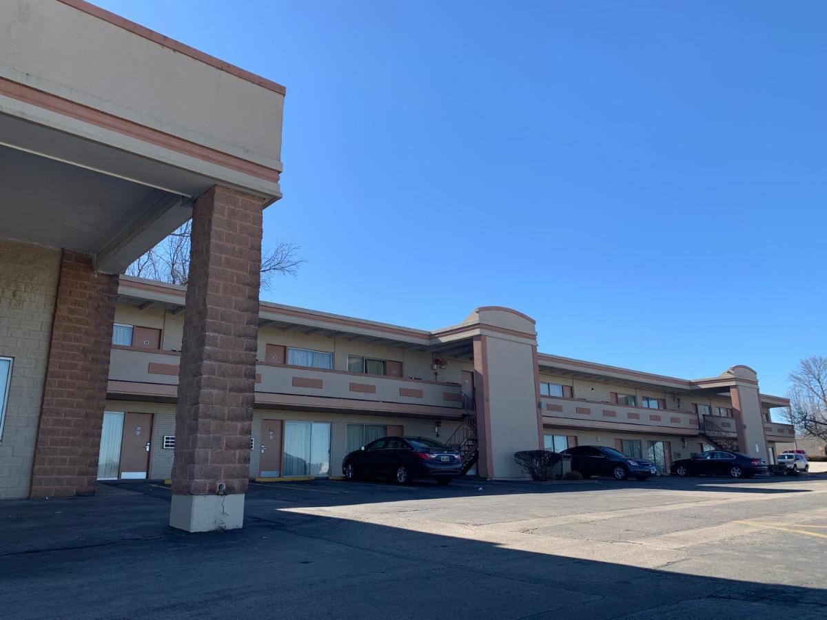 Haven Inn & Suites St Louis Hazelwood - Airport North Exteriör bild